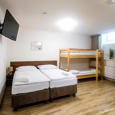 Old Town Hall - Stara Radnice - Ratusz Staromiejski -0,5km From Highway 호텔 3*