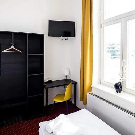 Old Town Hall - Stara Radnice - Ratusz Staromiejski -0,5km From Highway 호텔 3*