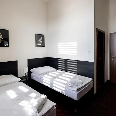 Old Town Hall - Stara Radnice - Ratusz Staromiejski -0,5km From Highway 호텔 3*