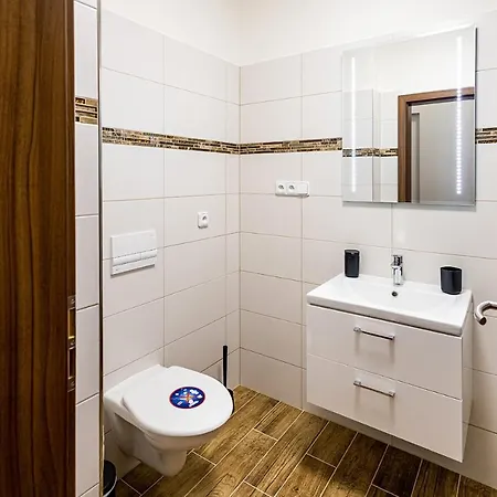 Old Town Hall - Stara Radnice - Ratusz Staromiejski -0,5km From Highway 호텔 3*