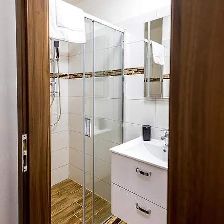 Hotel Old Town Hall - Stara Radnice - Ratusz Staromiejski -0,5km From Highway 3*