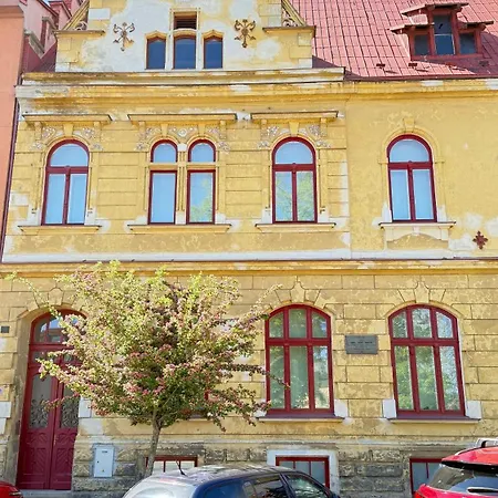 Old Town Hall - Stara Radnice - Ratusz Staromiejski -0,5km From Highway 호텔 Bohumín
