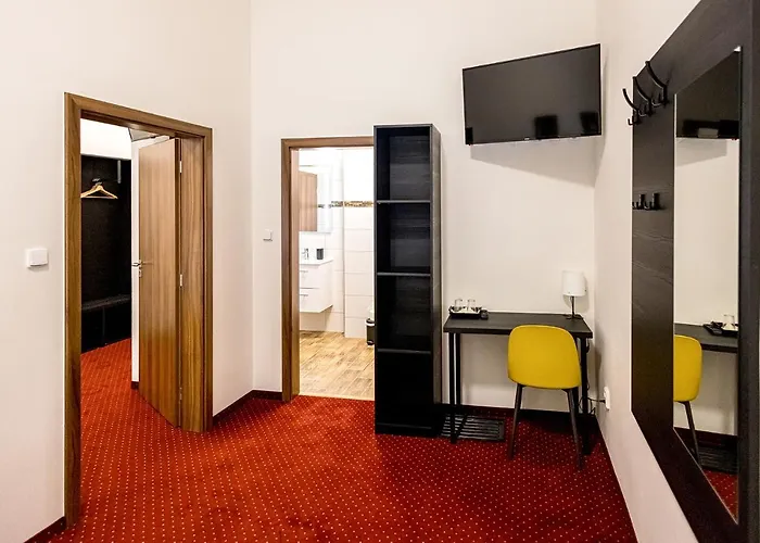 Old Town Hall - Stara Radnice - Ratusz Staromiejski -0,5km From Highway 3*